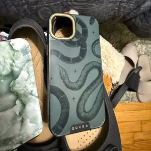 Elegant Snake Pattern Phone Case - Black and Green